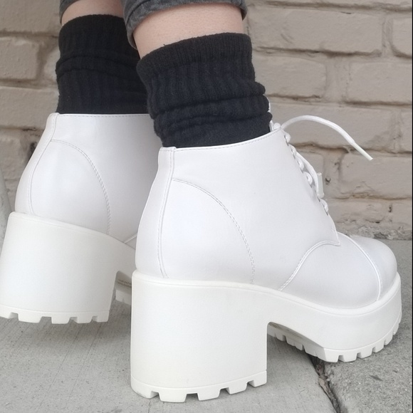 Grunge 90s Chunky Heel Platform Lace Ankle Boots - Picture 7 of 8